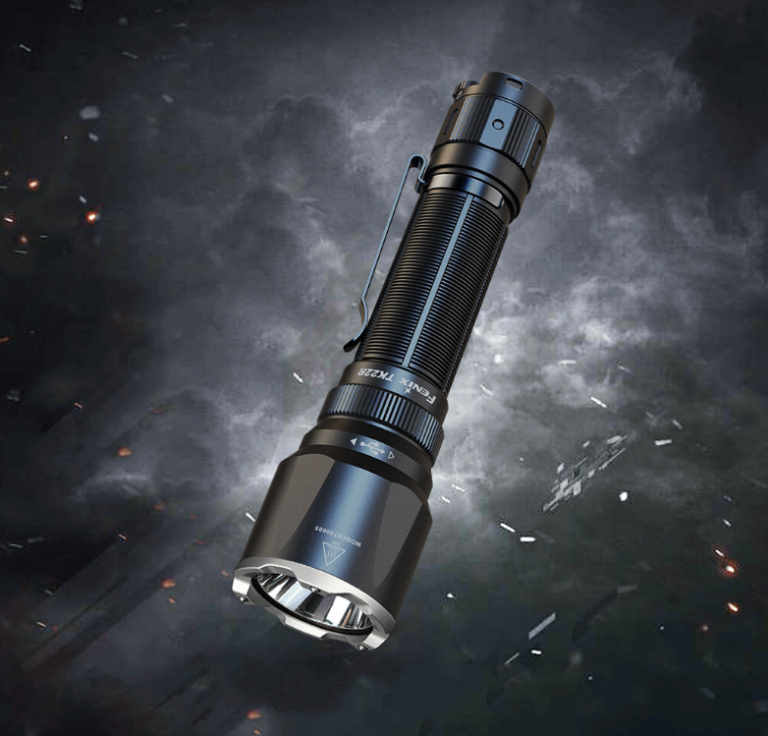 灵感拨动、克敌制胜–战术勤务手电Fenix TK22R
